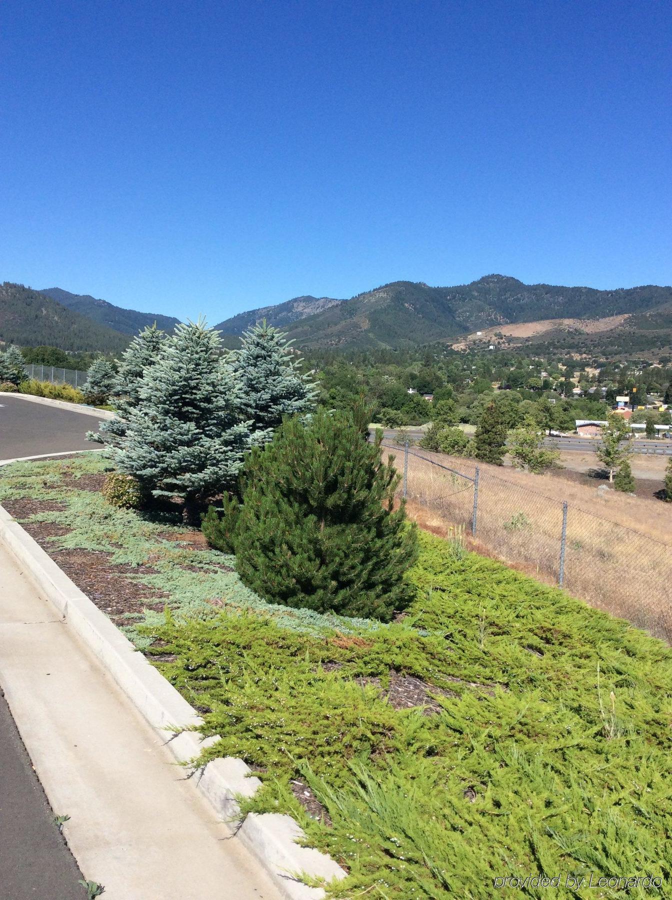 Holiday Inn Express Yreka-Shasta Area By Ihg Экстерьер фото